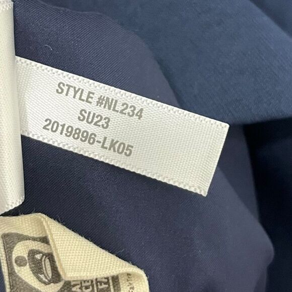 Welcome to my closet! - Picture 7 of 9